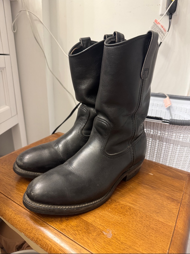 Red Wing Men's Black Leather Pull-On Boots Good Year/ Oil (Chemigum) Proof